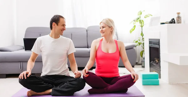 Couple Doing Exercises Home Yoga Concept — Stock Photo, Image