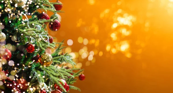 Albero Natale Con Decorazioni Glitter Sfondo Vacanza Invernale Foto Alta — Foto Stock