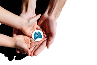 Yetişkin ve çocuk ellerinde akciğer, dünya verem günü, tütün günü yok, akciğer kanseri, koronavirüs covid-19, pulmoner hipertansiyon, pnömoni, copd, eko hava kirliliği, organ bağışı konsepti