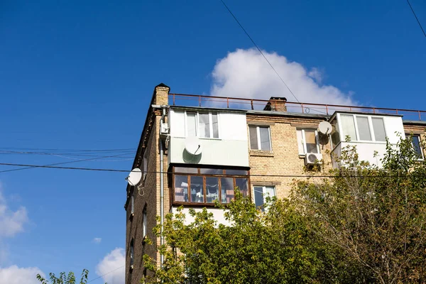 Viejo Balcón Vieja Casa Abedul Crecen Balcón — Foto de Stock