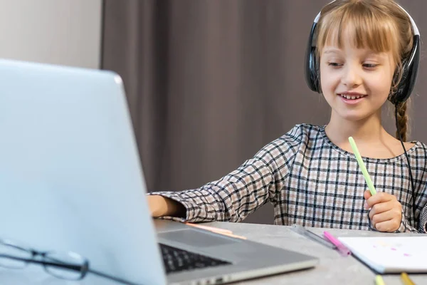 Due Bambine Che Fanno Compiti Scuola — Foto Stock