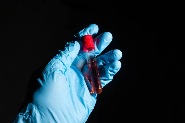 Médico Laboratório Segurando Tubo Com Vacina Ncov Coronavirus Para Vírus — Fotografia de Stock