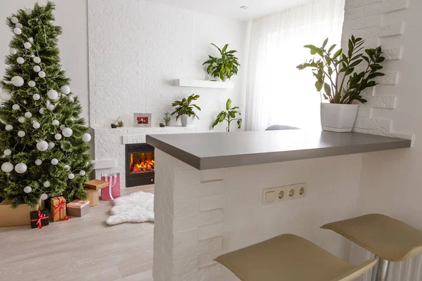 Chimenea Árbol Navidad Con Regalos Salón — Foto de Stock