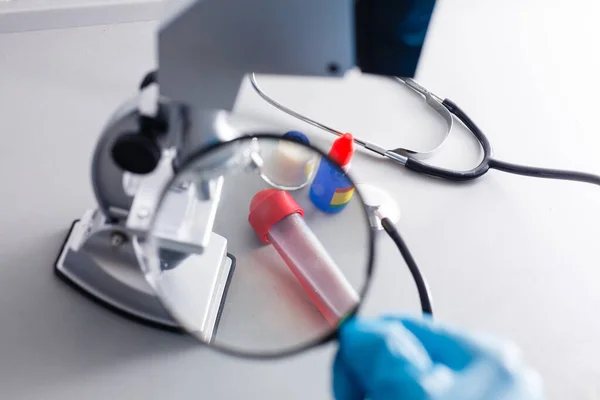 医疗设备 验血显微镜 — 图库照片
