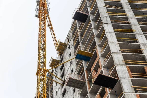 Construction Nouveau Complexe Résidentiel Avec Une Grue Jaune Image Fond — Photo