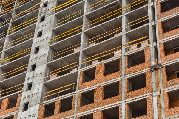 Steiger Een Bouwmuur Gebouw Krijgen Van Een Nieuwe Verf — Stockfoto