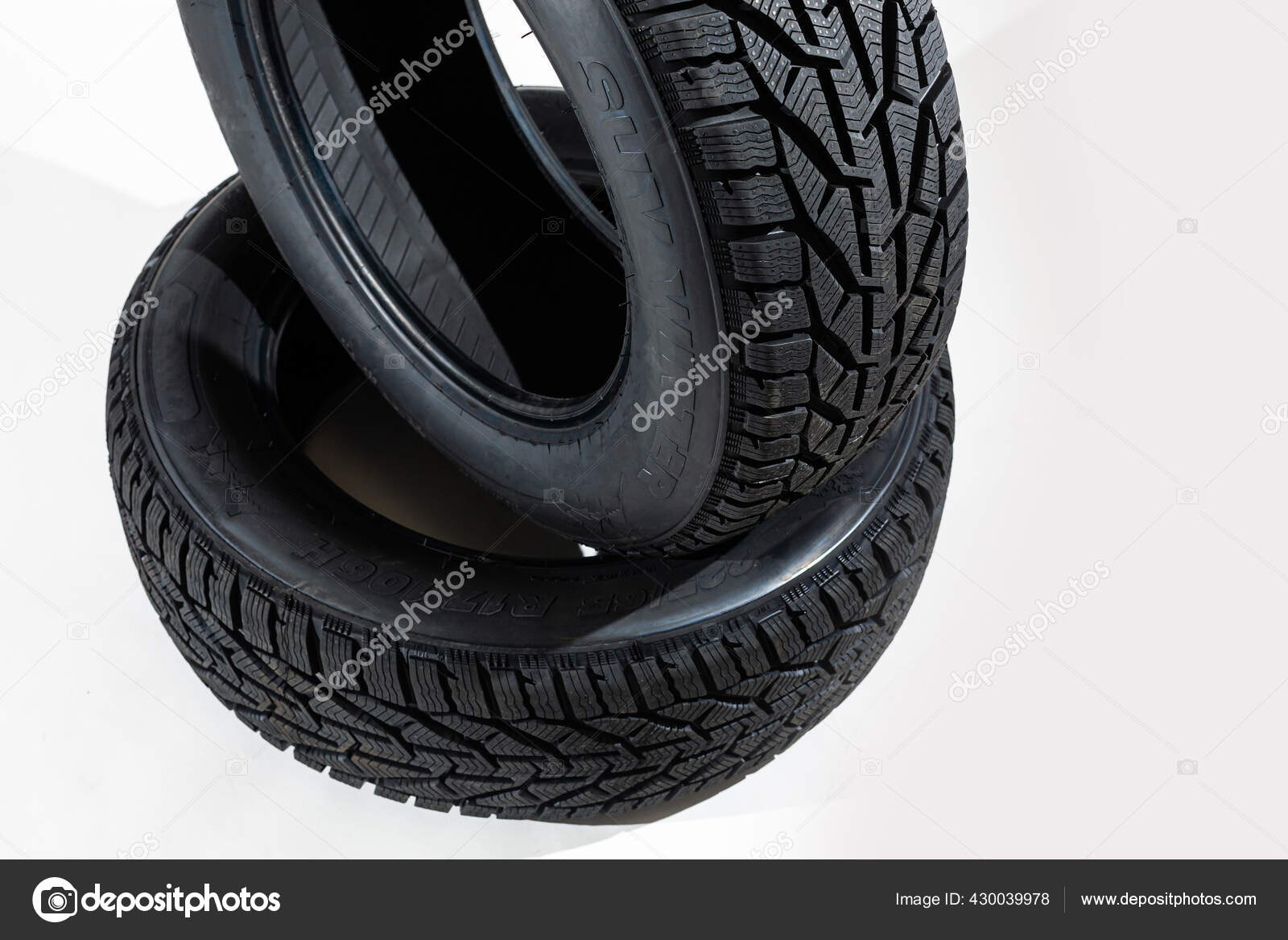 Ban Mobil Pada Latar Belakang Putih Stok Foto C Sinenkiy 430039978