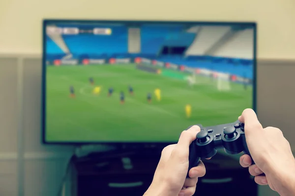 Mãos Com Joystick Jogar Futebol — Fotografia de Stock