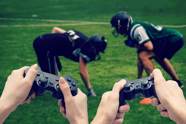 Mãos Com Joystick Jogar Futebol — Fotografia de Stock