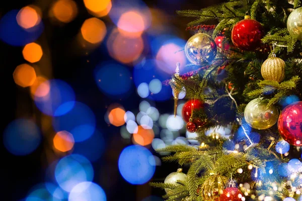 Albero Natale Con Baubles Luci Sfocate Lucide — Foto Stock