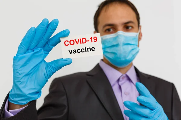 Mannelijke Met Opschrift Covid Vaccin — Stockfoto