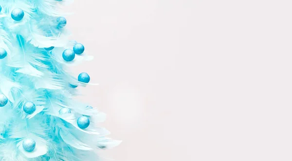 Karácsonyfa Dekorációkkal Közel Egy Kandalló Fényekkel Kiváló Minőségű Fénykép — Stock Fotó