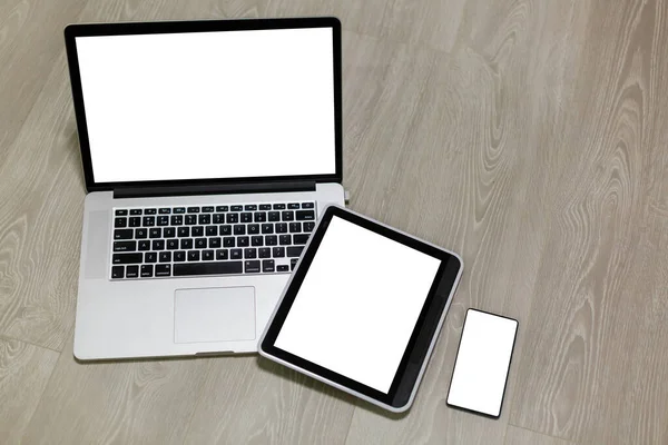 Laptop Blank Screen Table — Stock Photo, Image