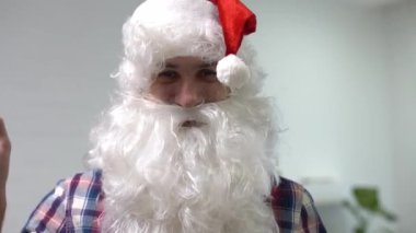 Noel Baba Noel 'i arkadaşlarıyla internette kutluyor, Noel Baba' nın güzel görüntüleri internette arkadaşlarıyla Noel 'i kutluyor, Noel Baba Noel Baba Noel' i kutluyor.