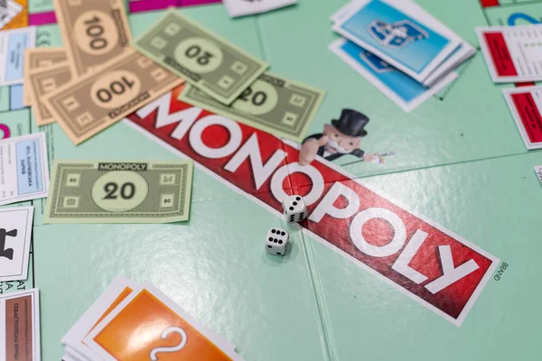 Kiev Ukraine December 2020 Playing Board Game Monopoly — Stock Photo, Image