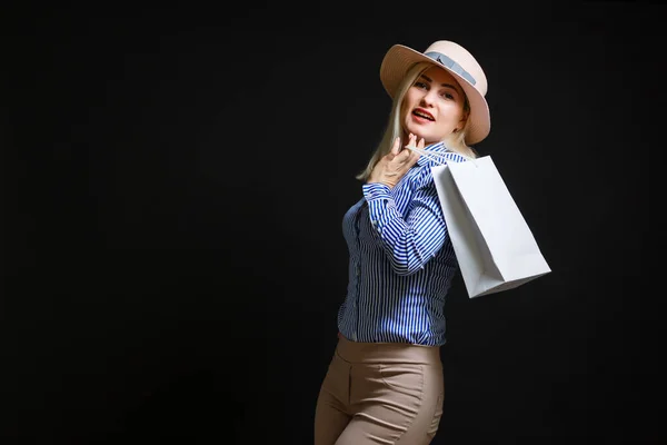 Elegant Kvinna Med Shoppingväskor Svart Fredag Koncept — Stockfoto