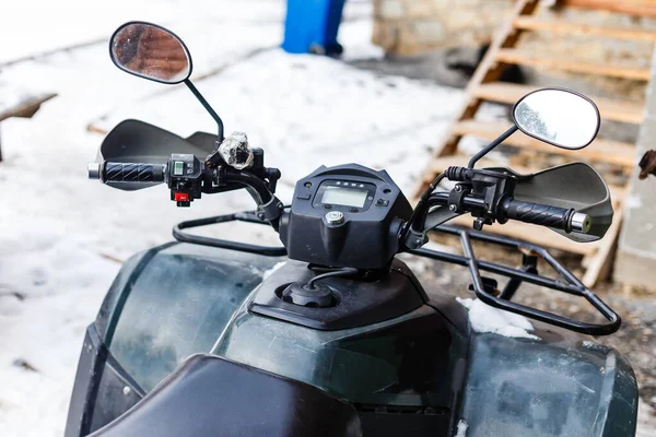 Volante Snowmobile Bicicleta Longo Trilha Neve Uma Moto Neve — Fotografia de Stock