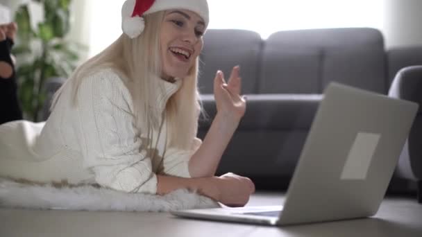 Christmas Woman Using Laptop Purchasing Season Sale Surfing Internet Search — Stock Video