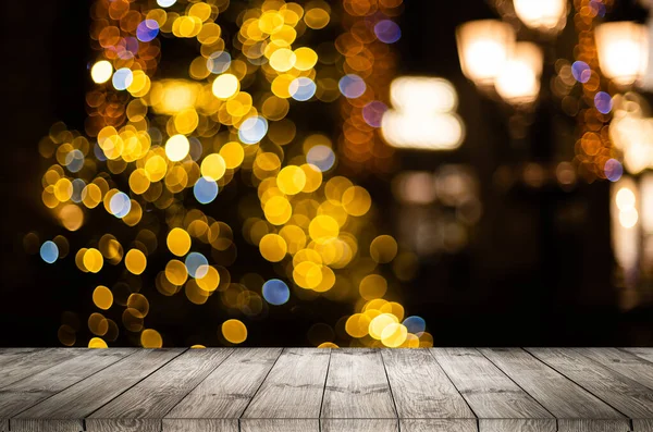 Fondo Borroso Luces Árbol Navidad Pared Con Mesa Color Marrón — Foto de Stock