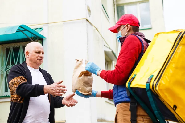 Служба Доставки Продуктів Літніх Людей Карантині Епідемії Covid Coronavirus — стокове фото