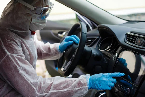Очищення Автомобіля Всередині Обприскування Дезінфекційною Рідиною Рукавички Гумовій Захисній Рукавичці — стокове фото