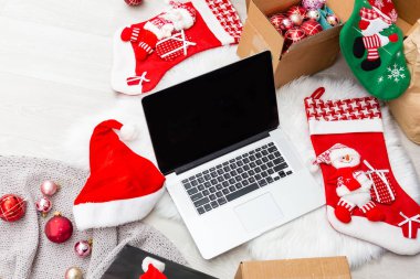 Bilgisayar ve Noel hediyeleri, kutu