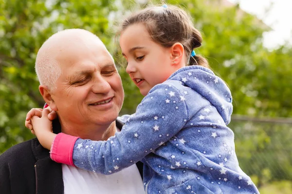 Beautiful Granddaughter Visiting Her Elderly Kind Grandfather — Stock Photo, Image