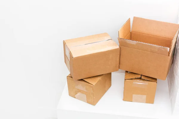 Abrir Gran Caja Cartón Cuadrado Marrón Vacío Para Transporte Mercancías — Foto de Stock