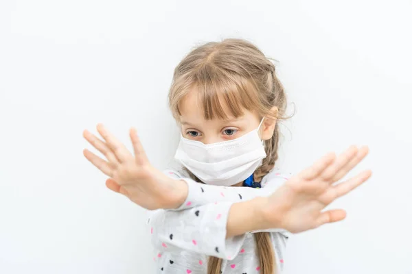 Concepto Covid Contaminación Atmosférica Pm2 Niña Usando Máscara Para Proteger — Foto de Stock