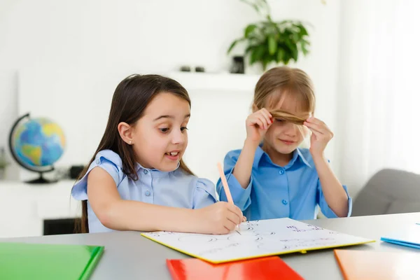 Leren Van Thuis Thuis School Kind Concept Kleine Kinderen Leren — Stockfoto