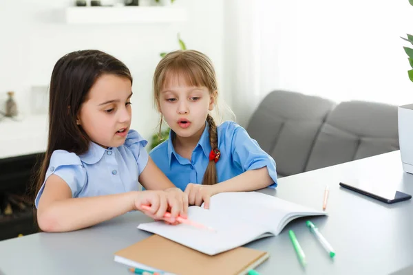 Leren Van Thuis Thuis School Kind Concept Kleine Kinderen Leren — Stockfoto