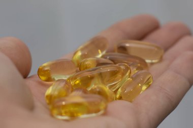 Yumuşak kapsül Yığını Omega 3 sağlıklı beslenme konsepti