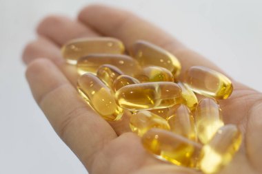 D vitamini içerir Omega 3 sağlıklı beslenme konsepti