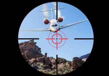 Uçaksavar silahlarını gören bir uçak. Füze savunma sistemi gökyüzündeki yolcu uçağını hedef alıyor. Tanımlanamayan uçak tehlikeli bir kazayla savaş alanının üzerinde uçuyor. Sivil jet hedefine saldırı