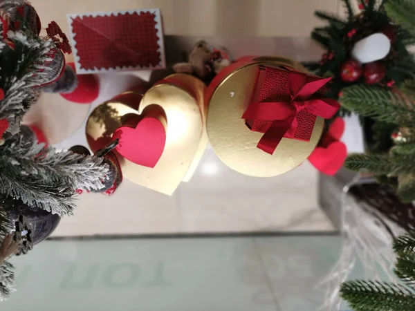 Grupo de regalos. Cajas de regalo con arcos. fondo gris. regalos de Navidad —  Fotos de Stock