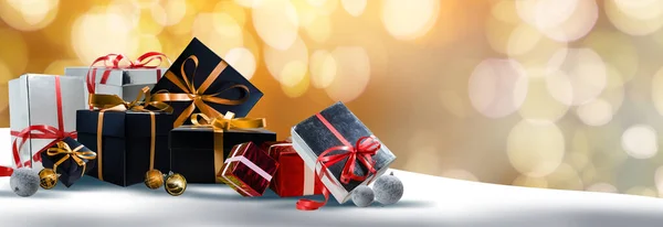 Feier Thema mit Weihnachtsgeschenken goldenen Hintergrund — Stockfoto