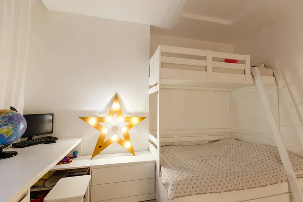 Interior moderno del dormitorio de los niños — Foto de Stock