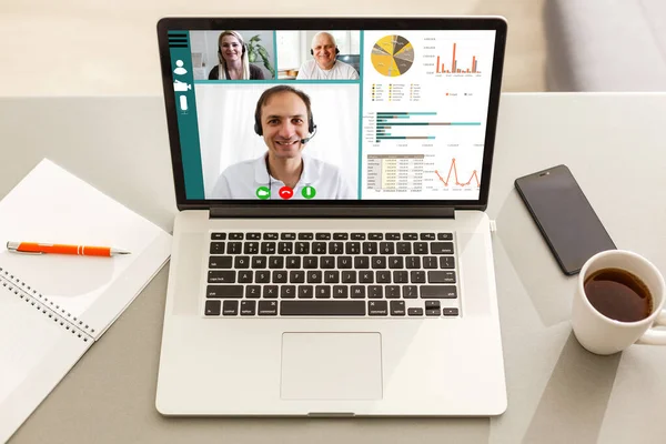 Aprendizaje remoto o trabajo. Concepto de videoconferencia —  Fotos de Stock