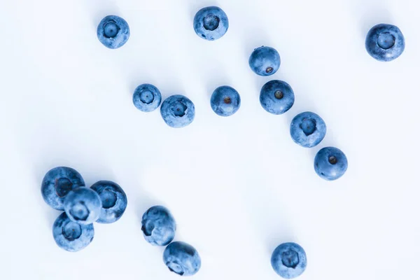 Group of fresh juisy blueberries isolated on white background — Stock Photo, Image