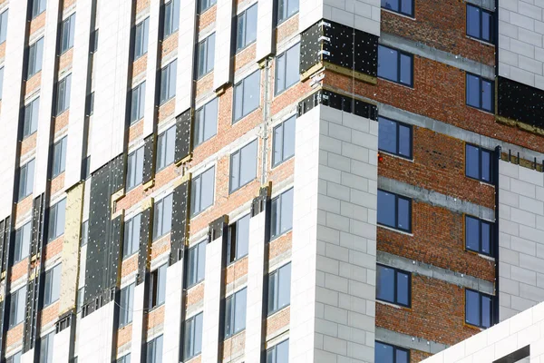 Fassadensanierung, Haussanierung, Reparatur. — Stockfoto