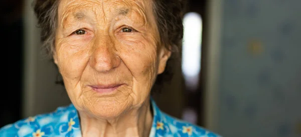 Senior lady portrait, elderly woman — Stock Photo, Image