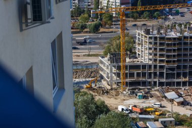 Büyük bir şantiye Vinçleri olan büyük bir şantiye