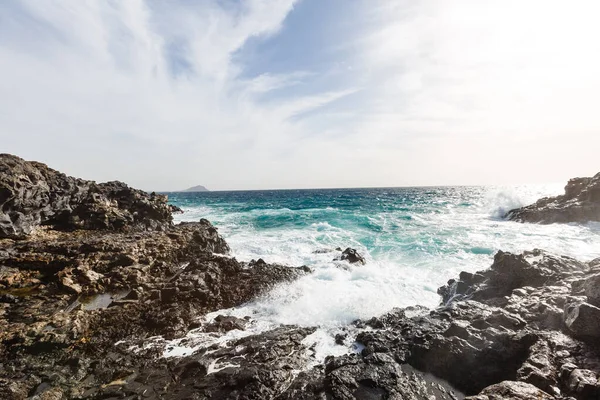 Oceano Atlântico costa selvagem, Tenerife, Ilhas Canárias, Espanha — Fotografia de Stock