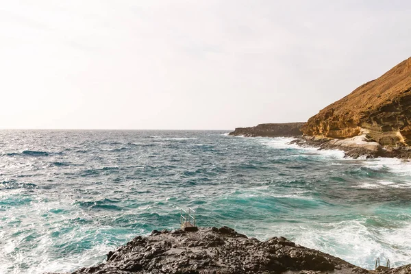 Océano Atlántico costa salvaje, Tenerife, Islas Canarias, España — Foto de Stock