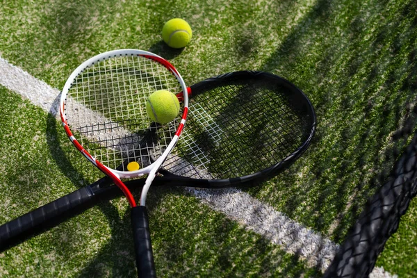 Une Raquette Tennis Une Nouvelle Balle Tennis Sur Court Tennis — Photo