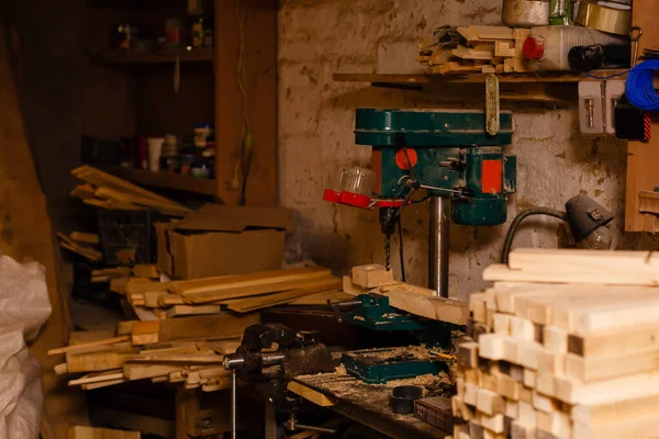 Producción de muebles en un taller de carpintería —  Fotos de Stock