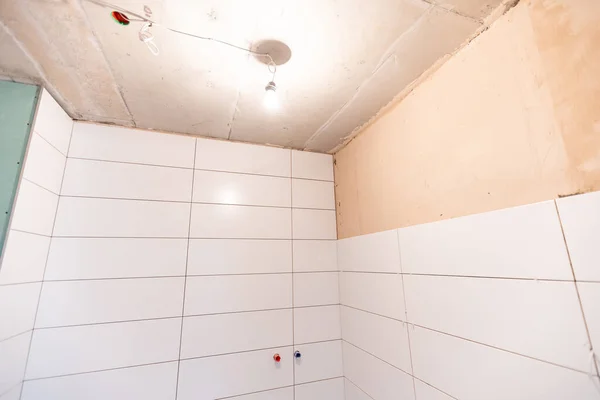 Banyo Yıkım ve Yenileme, Uzatma, Restorasyon ve Yeniden Yapılandırma. — Stok fotoğraf