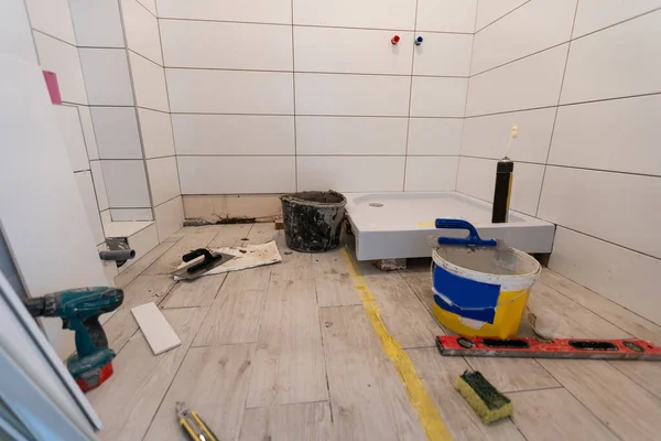 Fürdőszoba bontása és felújítása, bővítése, helyreállítása és rekonstrukciója. — Stock Fotó