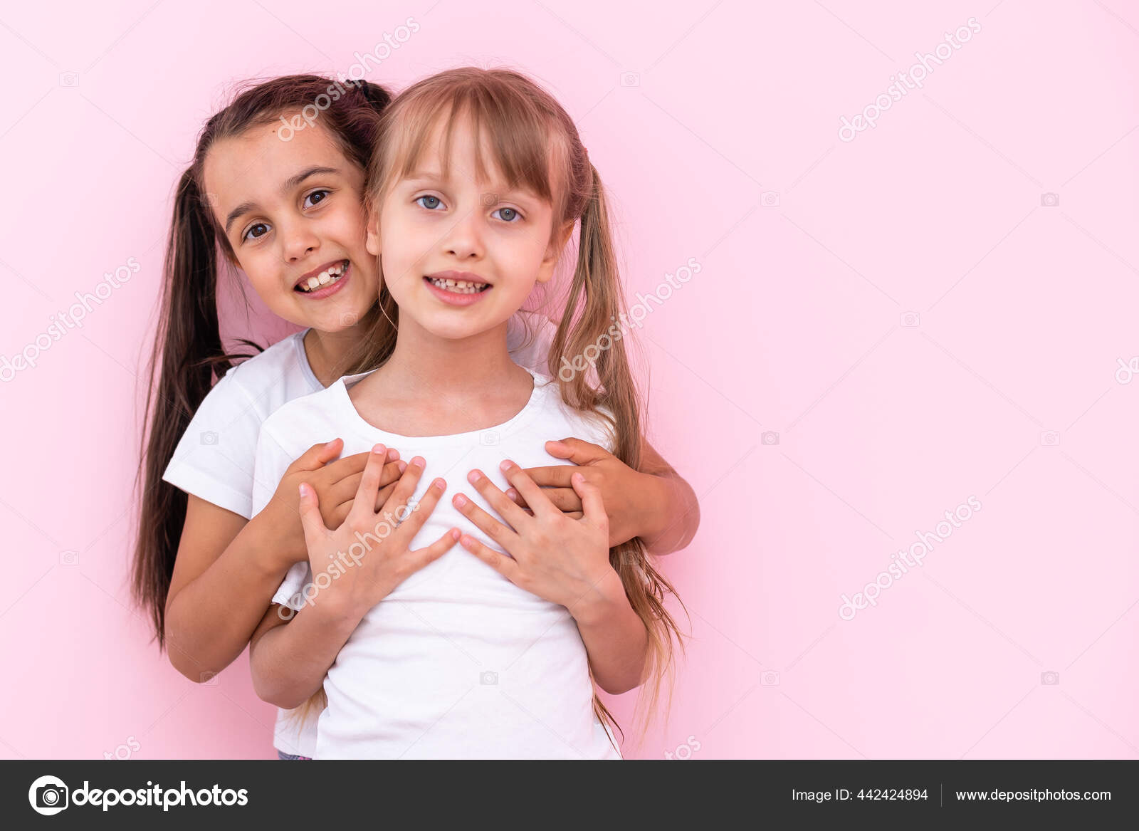 Deux petites filles qui s