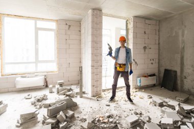 Mimari ve ev yenileme konsepti - apartmanın yenilenmesi için ustabaşı